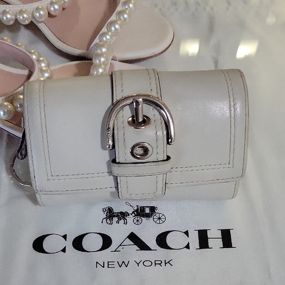 Coach VINTAGE Cream Leather Clutch with Silver Buckle - Picture 2 of 15